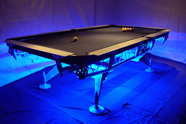 Mẫu bàn bida Martin Bauer Tournament Pool với thiết kế thân bàn kiểu tàu vũ trụ